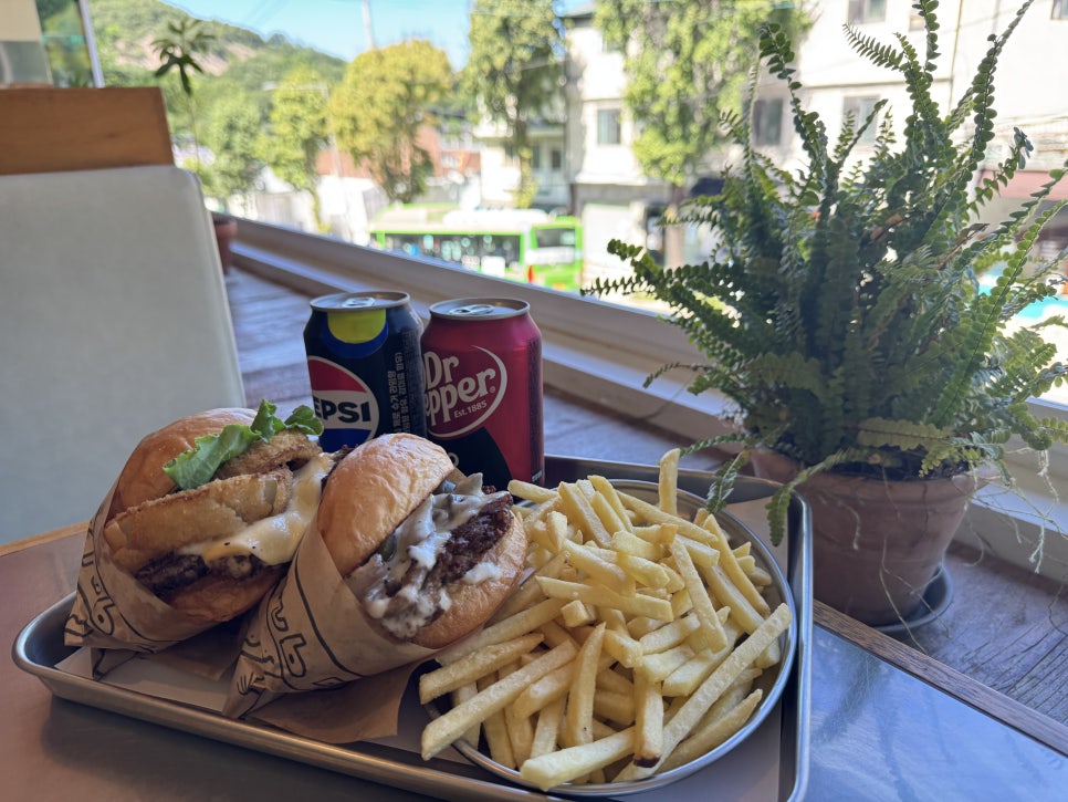 레이지버거클럽 부암점 (LAZY BURGER CLUB)