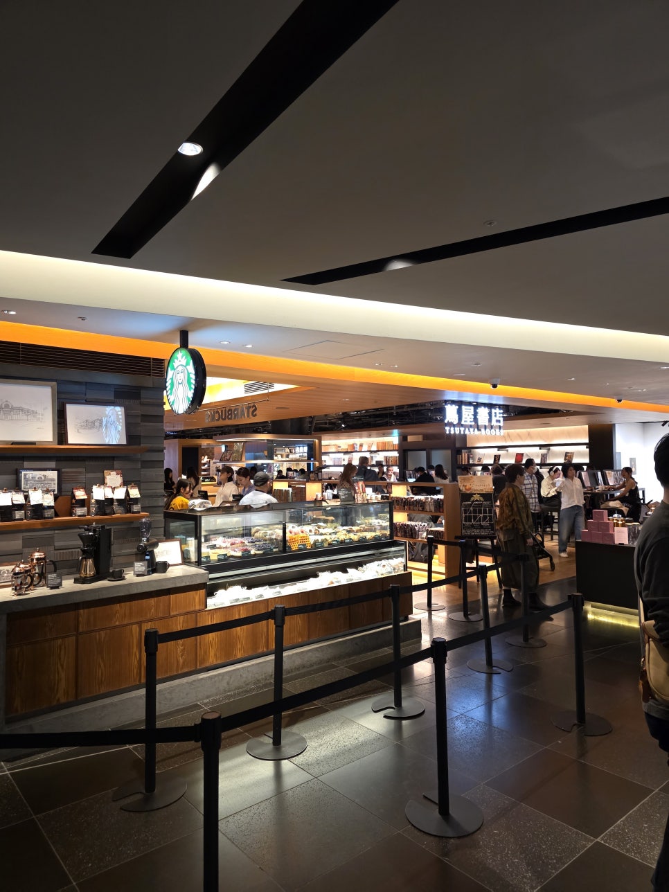 銀座 蔦屋書店 SHARE LOUNGE 8