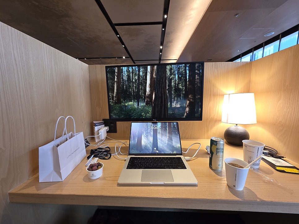 銀座 蔦屋書店 SHARE LOUNGE 24
