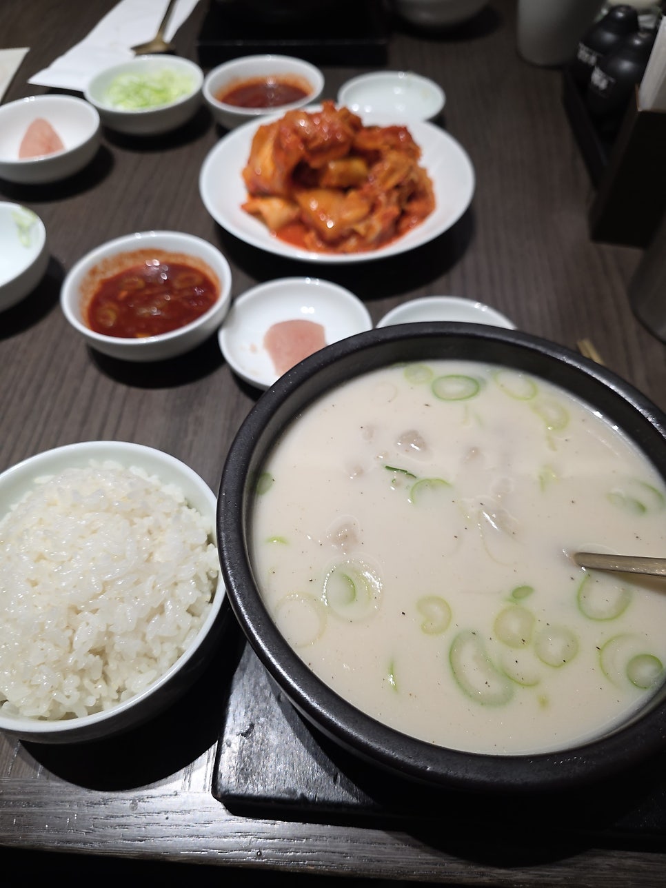 거대곰탕 서초점 8